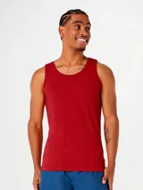 Musculosa básica de hombre color azul oscuro.