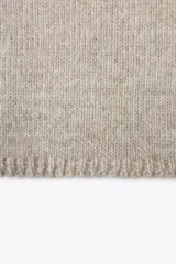 Bufanda rectangular color beige de tejido de punto con mezcla de tejidos y 6% de lana.