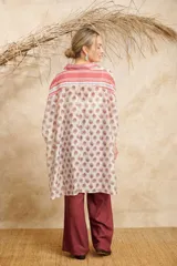 Camisa estampada de corte amplio, talle único adaptable desde S hasta 2XL.