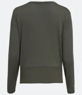 Blusa de viscosa color verde militar, de manga larga y cuello redondo. Presenta corte peplum con volado en el bajo y textura acanalada.