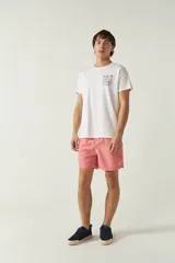 Short de baño liso para hombre, con cintura elástica, cordón y logo bordado.