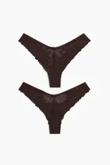 Pack de dos bombachas tipo tanga color marrón chocolate, confeccionadas en encaje floral y malla transparente.
