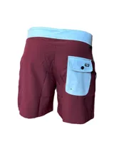 Short de baño azul con cintura gris y cordón ajustable.