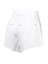 Short color marrón claro de lino orgánico, de tiro alto, calce holgado y bolsillos laterales.