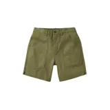 Bermuda color verde militar, de corte recto, con bolsillos laterales y traseros.