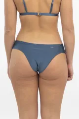 Bombacha de bikini tiro medio color azul acero.