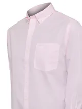 Camisa de hombre RKF Cityscape, de manga larga, corte regular y cuello americano abotonado. Diseño a cuadros pequeños en tonos blanco y celeste.
