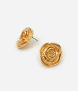 Par de aros dorados con forma de rosa.