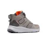 Botas de trekking Columbia Benson Mid color gris con detalles en naranja, confeccionadas en malla transpirable con superposiciones de ante. Cuentan con tecnología Omni-Shield™ que repele la humedad y resiste las manchas, entresuela TechLite™ para amortiguación y absorción de impactos, y suela Omni-Grip™ para tracción en todo tipo de terrenos.
