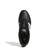 Championes Adidas Hoops 4.0 de caña baja, color negro con las tres tiras blancas y suela blanca.