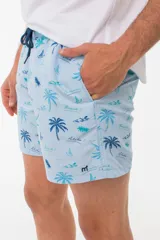 Short de baño azul con estampado de hojas de palmera en tonos azules, blancos y rosados.