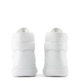 Championes de caña alta New Balance 480, color blanco, confeccionados en cuero y material sintético, con logo "N" en los laterales y suela de goma.