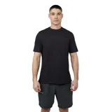 Remera de algodón suave y transpirable color negro, con cuello redondo y logo bordado en el pecho.