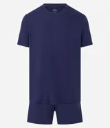 Conjunto de pijama corto azul marino, compuesto por una remera de mangas cortas y un short con cintura elástica.