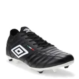 Championes de fútbol 11 Umbro Legend, color negro con suela blanca. Presentan capellada acolchada con costuras en patrón de rombos, cordones negros, logo Umbro en blanco en el lateral y un pequeño detalle de la bandera italiana.