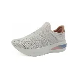 Zapatilla deportiva Olympikus Flutua color beige, sin cordones, con capellada de tejido de punto y suela alta con tecnología Evasense.