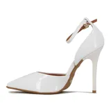 Zapato de tacón alto Vizzano, color blanco charol, con punta fina, pulsera al tobillo y hebilla dorada.