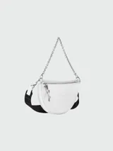 Cartera bandolera Longchamp modelo Smile, color negro, de cuero, con correa de cadena plateada y correa de tela negra con logo de la marca.