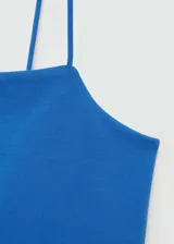 Top azul eléctrico de algodón con tirantes finos y escote recto. Diseño ajustado al cuerpo.