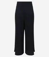Pantalón pantacourt negro de viscosa con lazo en la cintura.