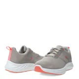 Championes negros de tela con suela blanca.