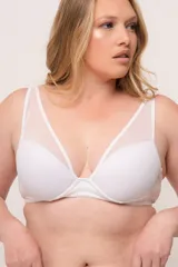 Soutien blanco con copa armada y aro, confeccionado en lycra y microtul. Breteles anchos regulables en microtul y espalda con broche reforzado regulable.