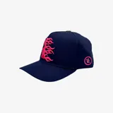 Gorro de visera plana color azul marino, con logo de Hellstar bordado en rosa en el frente, con forma de rostro y llamas. Tiene detalles de tachas plateadas en la visera y en los paneles laterales.