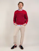 Pantalón de hombre color crudo, marca El Ganso, modelo 5 bolsillos, confeccionado en tejido de sarga con 77% algodón, 20% de algodón reciclado y 3% elastano.