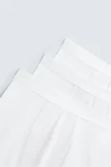 Pack de tres bóxers negros de algodón con cintura elástica.