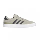 Championes Adidas Busenitz Vulc color gris con detalles en negro y suela blanca.