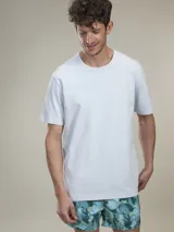 Remera de algodón pesado color azul marino, de 260 gramos.