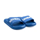 Ojotas grises con logo Umbro celeste.