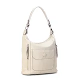 Cartera negra de símil cuero con doble cierre superior, bolsillo frontal con tapa y broche magnético, bolsillos laterales con cierre y correa larga regulable y desmontable.