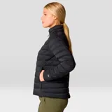 Campera negra con capucha, de pluma de 650 cuins y capa exterior Pertex® Quantum resistente a la intemperie.