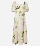 Vestido midi con estampado de mariposas, escote cuadrado y mangas cortas con volados.
