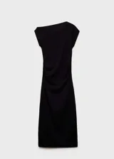 Vestido midi negro sin mangas, con cuello asimétrico, diseño entallado y cintura drapeada.
