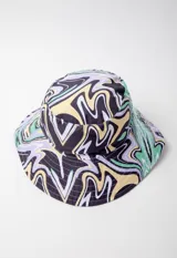 Gorro tipo bucket hat estampado en colores vibrantes, reversible.