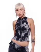 Top estilo nadador con cierre frontal, color gris con efecto tie-dye y logo bordado en el pecho.