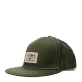Gorra negra con logo KristoBelga en beige.