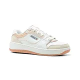 Championes Skechers Sport Court 2.0, color blanco con detalles en beige y rosa. Capellada de cuero sintético y gamuza, con plantilla Skechers Air-Cooled Memory Foam y suela de goma.