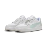 Championes Puma Caven 2.0 de cuero sintético blanco con detalles en verde agua y suela color crema.