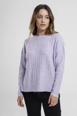 Buzo lila de punto, con tejido texturizado y detalles de colores.