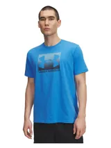 Remera celeste de manga corta Under Armour con logo estampado en el pecho.