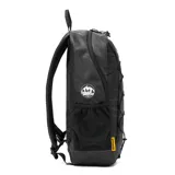 Mochila azul con logo de Caterpillar en blanco, con bolsillo frontal con cordones elásticos cruzados, bolsillos laterales de malla y elementos reflectantes.