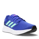 Zapatillas deportivas de estilo ligero y cómodo, combinando colores azul, menta y marino.