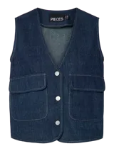 Chaleco denim azul oscuro, con cuello en V, cierre frontal con botones y bolsillos de parche.