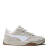 Championes urbanos Puma Park Lifestyle Raw, color beige con detalles en blanco y suela marrón.