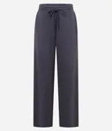Pantalón de algodón color marrón, modelo barrel con cintura elástica, cordón para ajuste en la cintura y forro de polar.