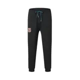 Pantalón de jogging negro con el escudo del FC Barcelona estampado en la pierna izquierda.
