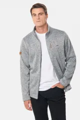 Campera gris con interior en polar, diseño con cierre y bolsillos laterales.
